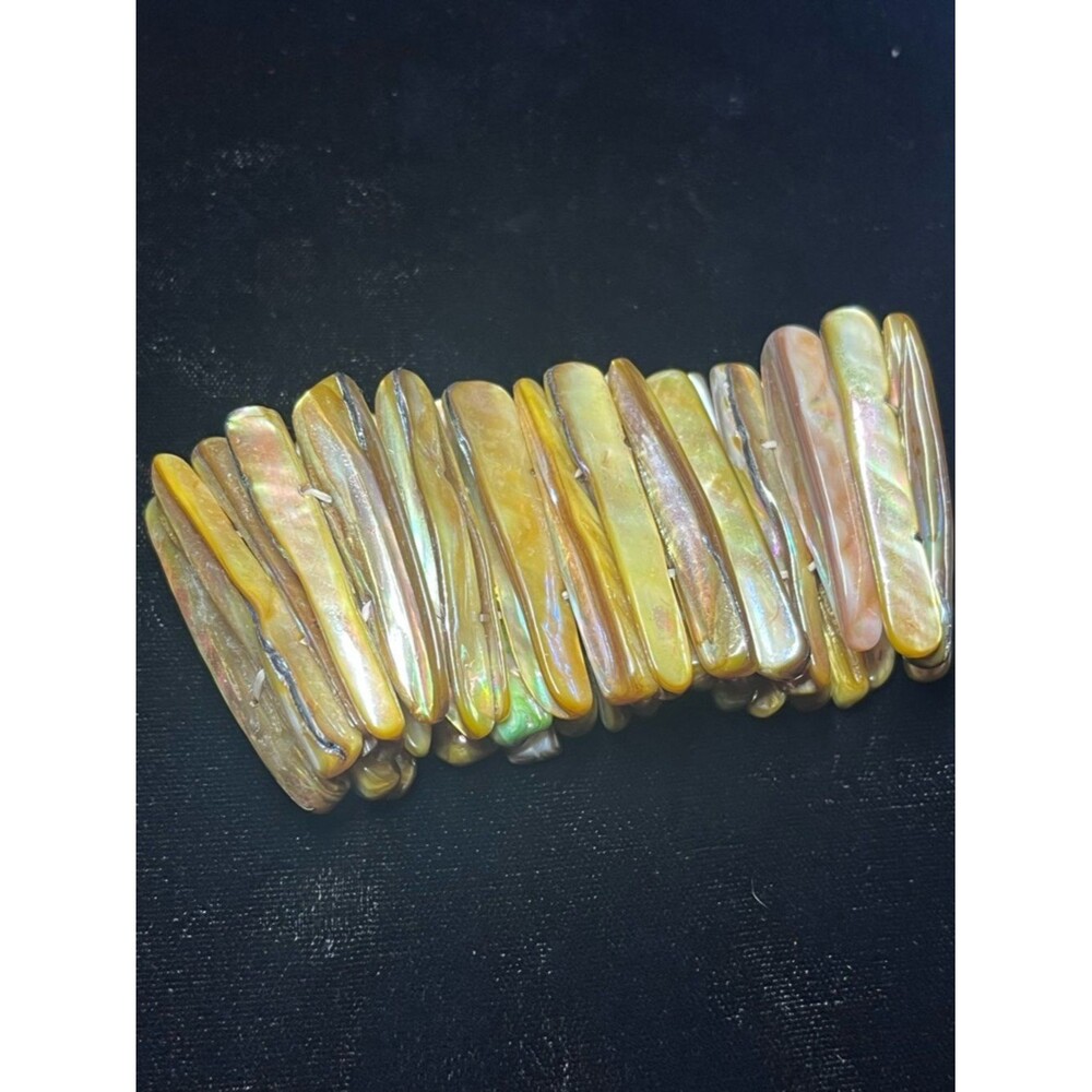 Vintage Mother of Pearl and green Shell stretch Bracelet